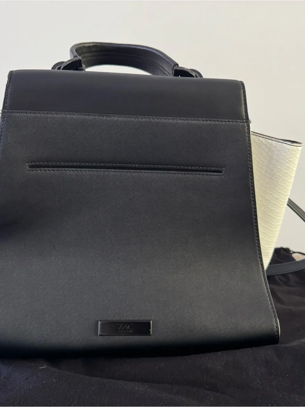 N/A sleek black